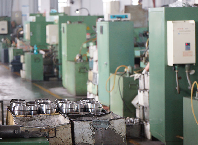 stainless-steel-spherical-bearing-workshop